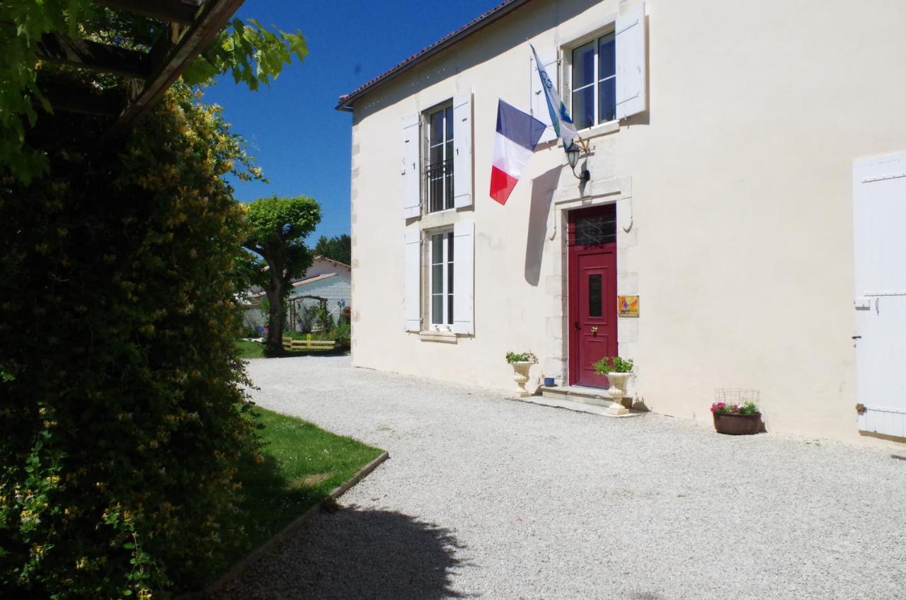 Maison D'Hotes Le Cadran Solaire Courcelles  المظهر الخارجي الصورة