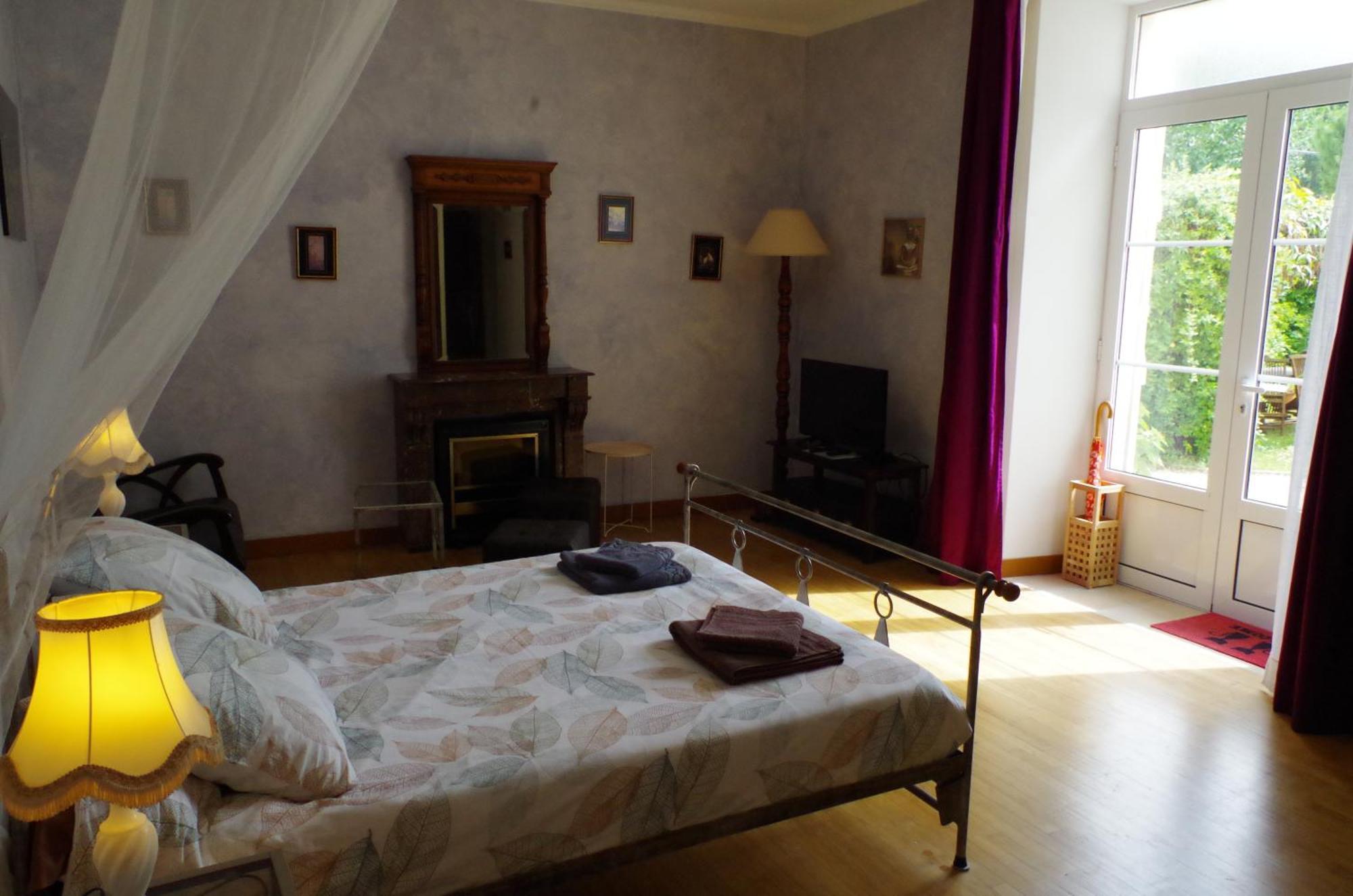 Maison D'Hotes Le Cadran Solaire Courcelles  المظهر الخارجي الصورة